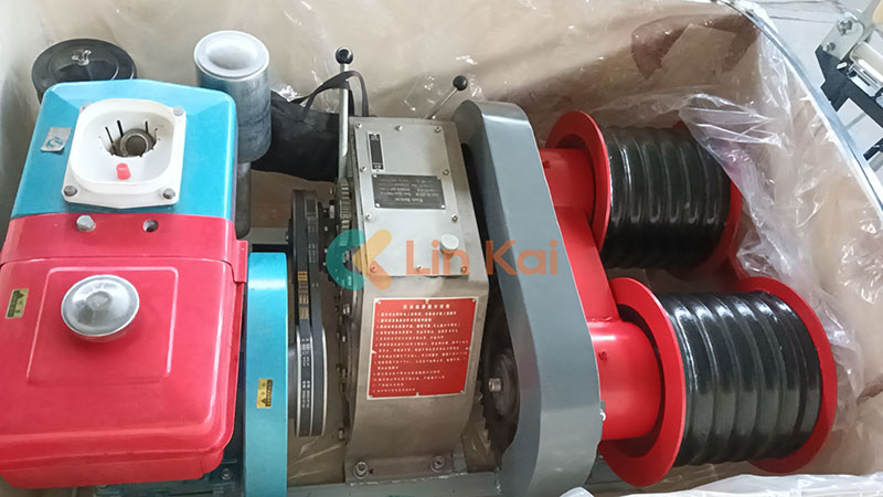 Peralatan Kuasa Elektrik Ningbo LingKai Sampai ke Oman