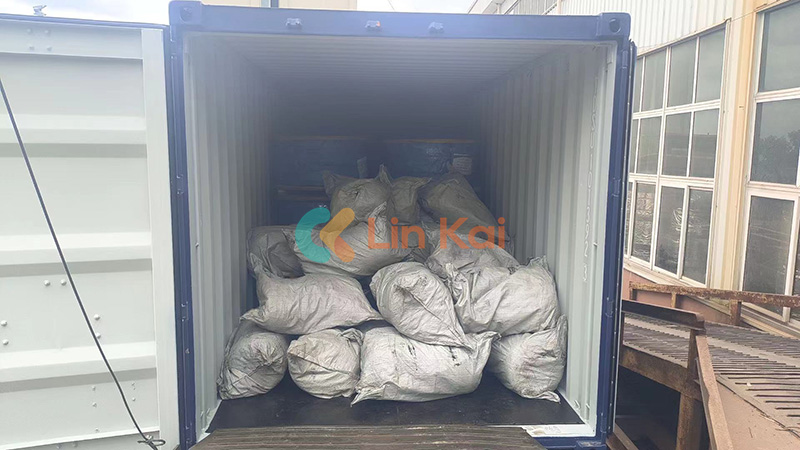 Tali dawai keluli anti twist dimuatkan dalam bekas, sedia untuk Indonesia